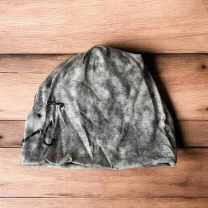 Cool winter camo tundra print beanie hat in khaki/brown. One size.