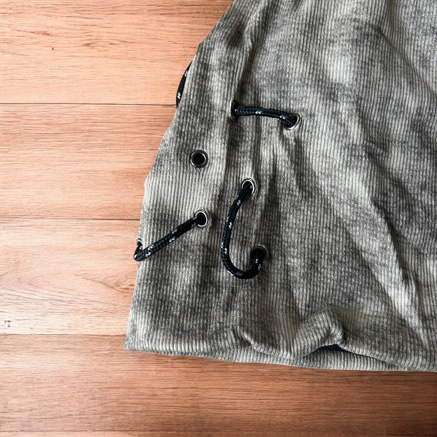 Cool winter camo tundra print beanie hat in khaki/brown. One size.