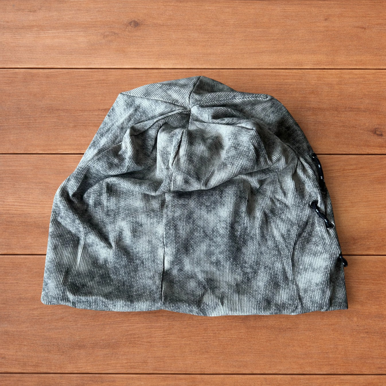Cool winter camo tundra print beanie hat in khaki/brown.