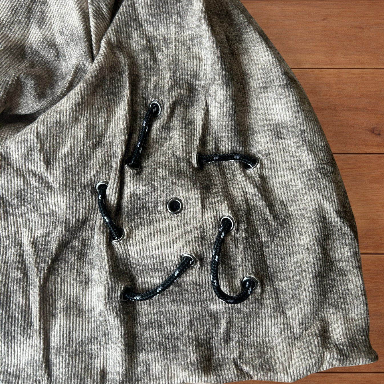 Cool winter camo tundra print beanie hat in khaki/brown.