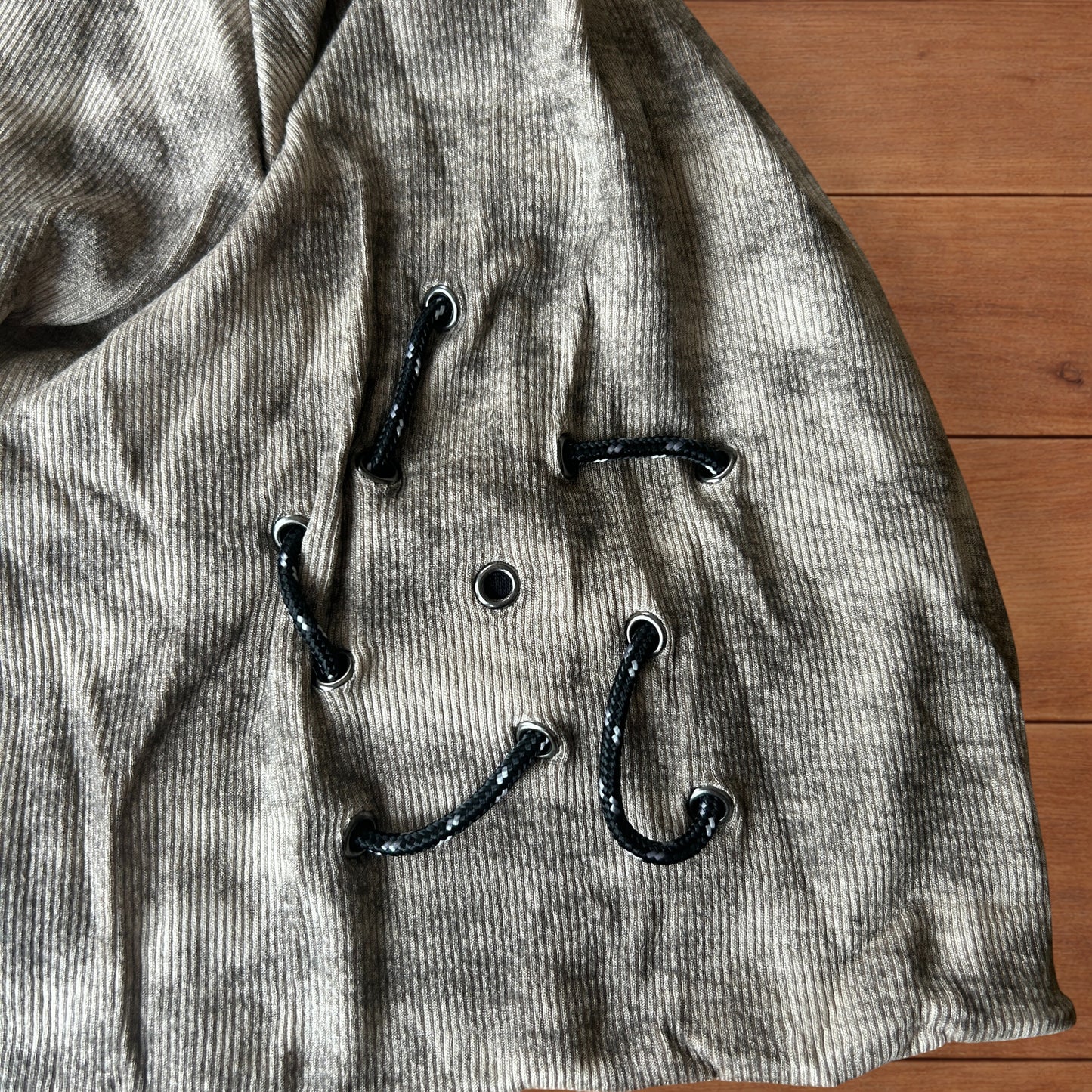 Cool winter camo tundra print beanie hat in khaki/brown.