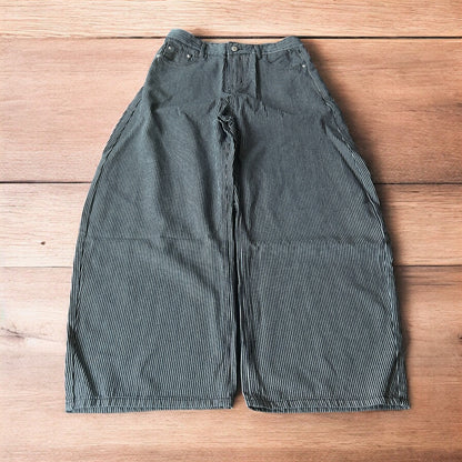 Vintage style wide leg baggy pinstripe trousers in black/white.