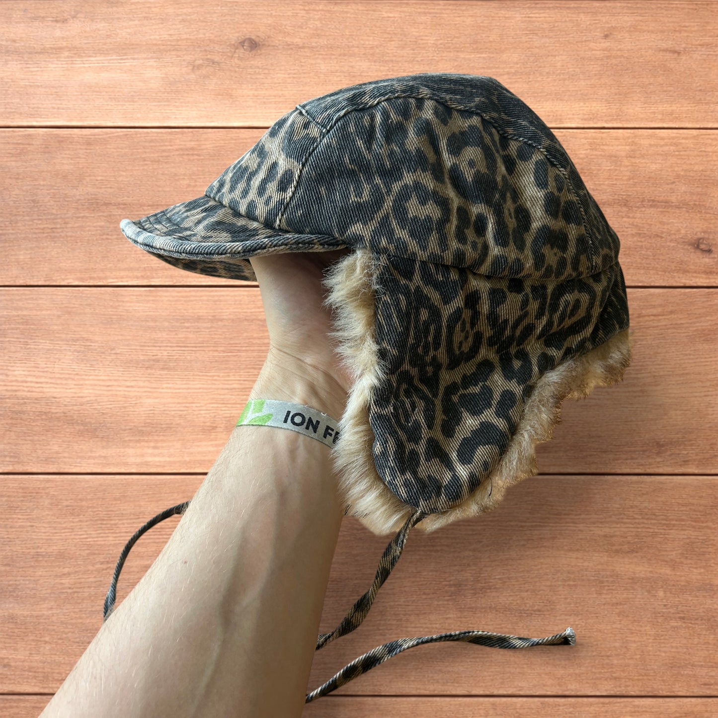 Vintage style trapper Russian ear flap hat cap in leopard & beige colour way.