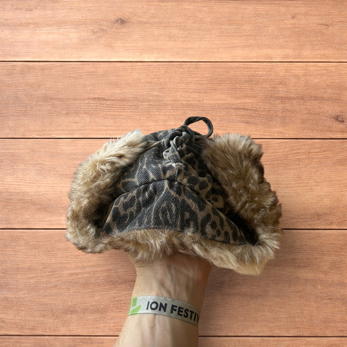 Vintage style trapper Russian ear flap hat cap in leopard & beige colour way.