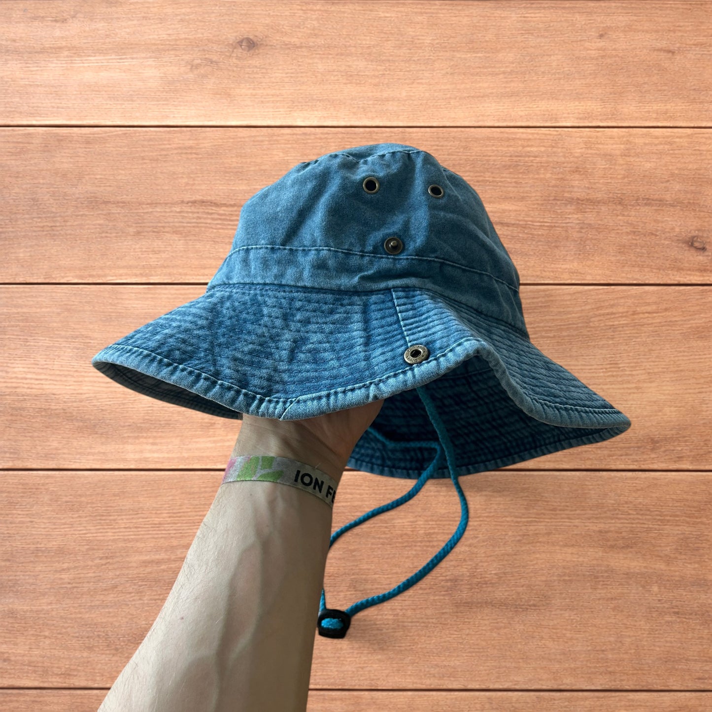 Vintage style denim fishermans boonie hat in mid blue.