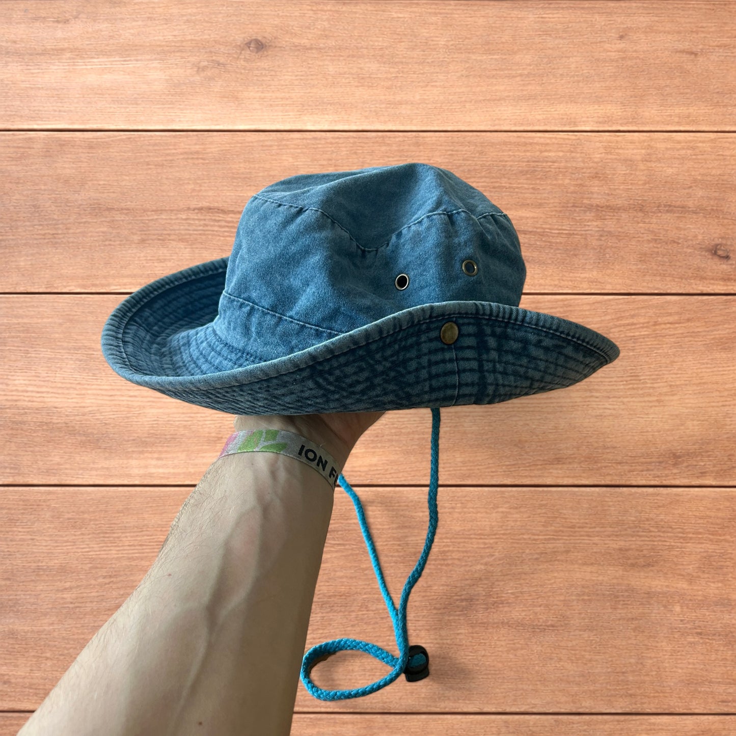 Vintage style denim fishermans boonie hat in mid blue.