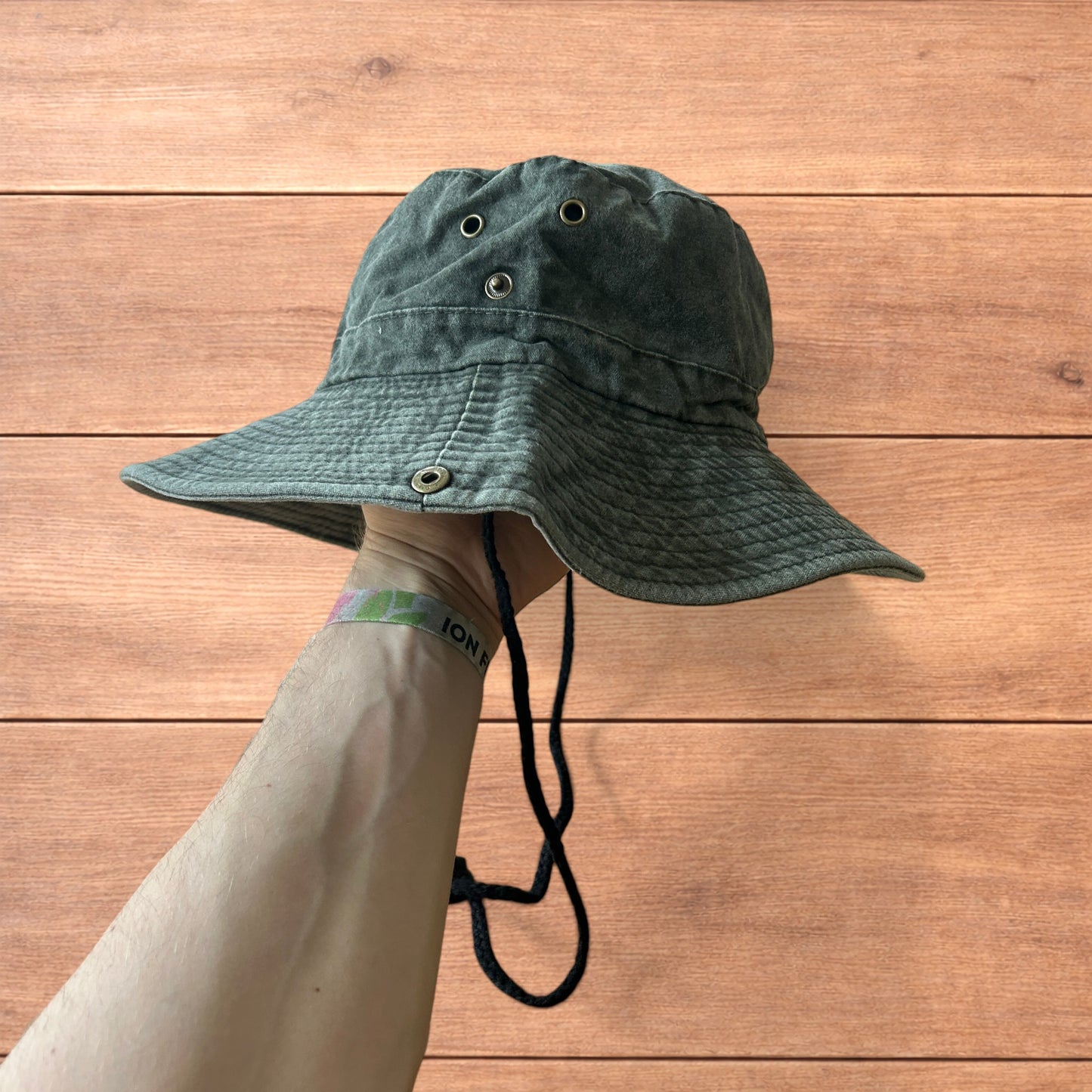 Vintage style denim fishermans boonie hat in khaki green.