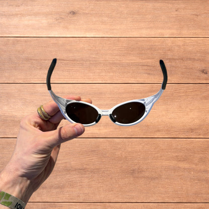 Insane mirrored polarised sunglasses in white with brown lense.