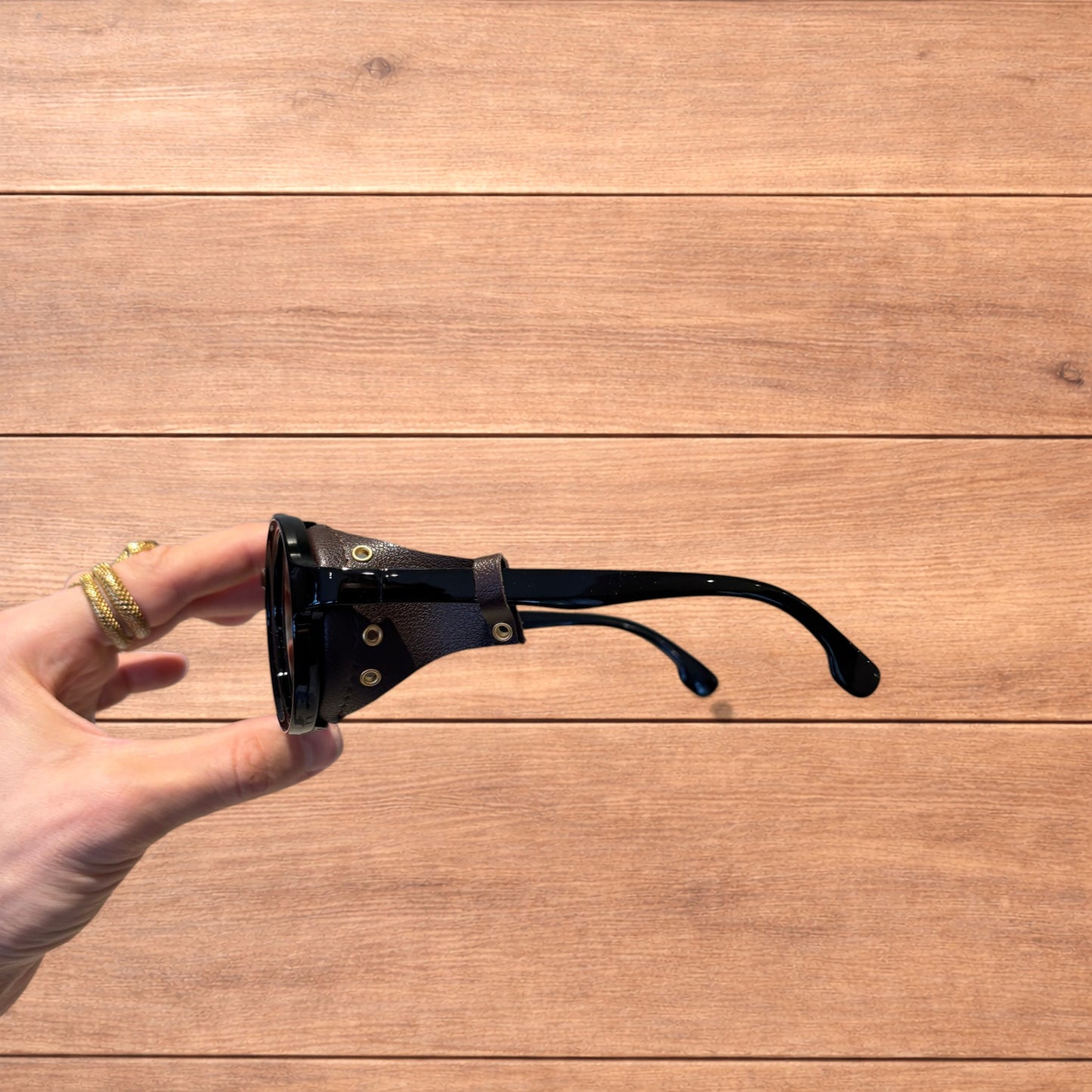 Vintage style round steampunk aviation sunglasses in brown with brown lense.