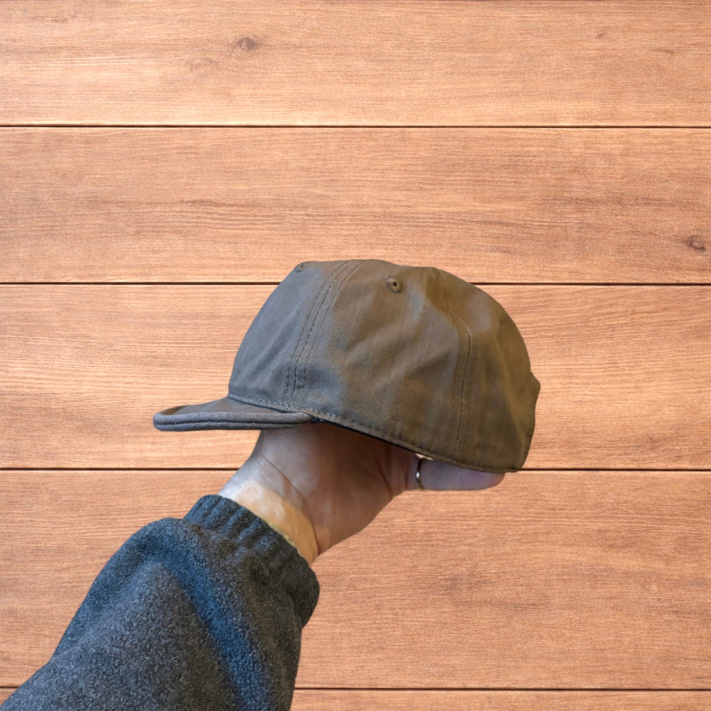 Vintage Korean style short brim hat cap in brown.