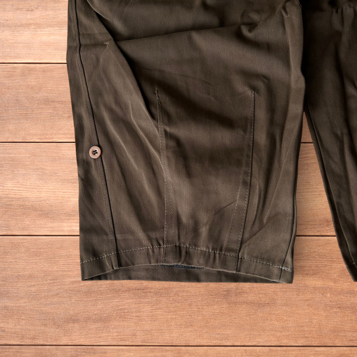 Incredible super baggy wide leg cargo trousers in brown.