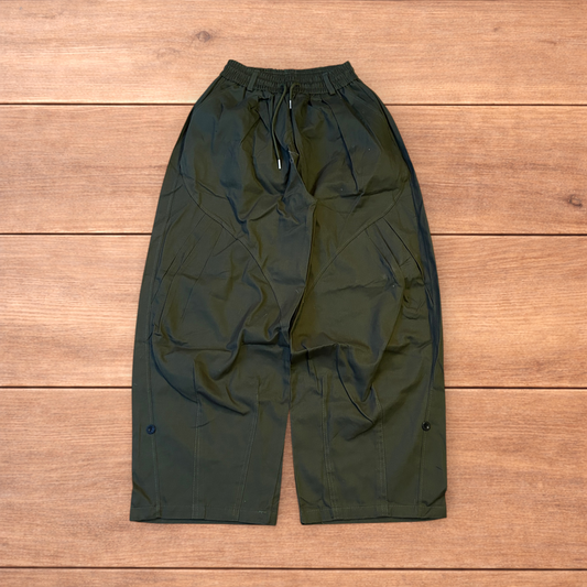 Incredible super baggy wide leg cargo trousers in khaki green.
