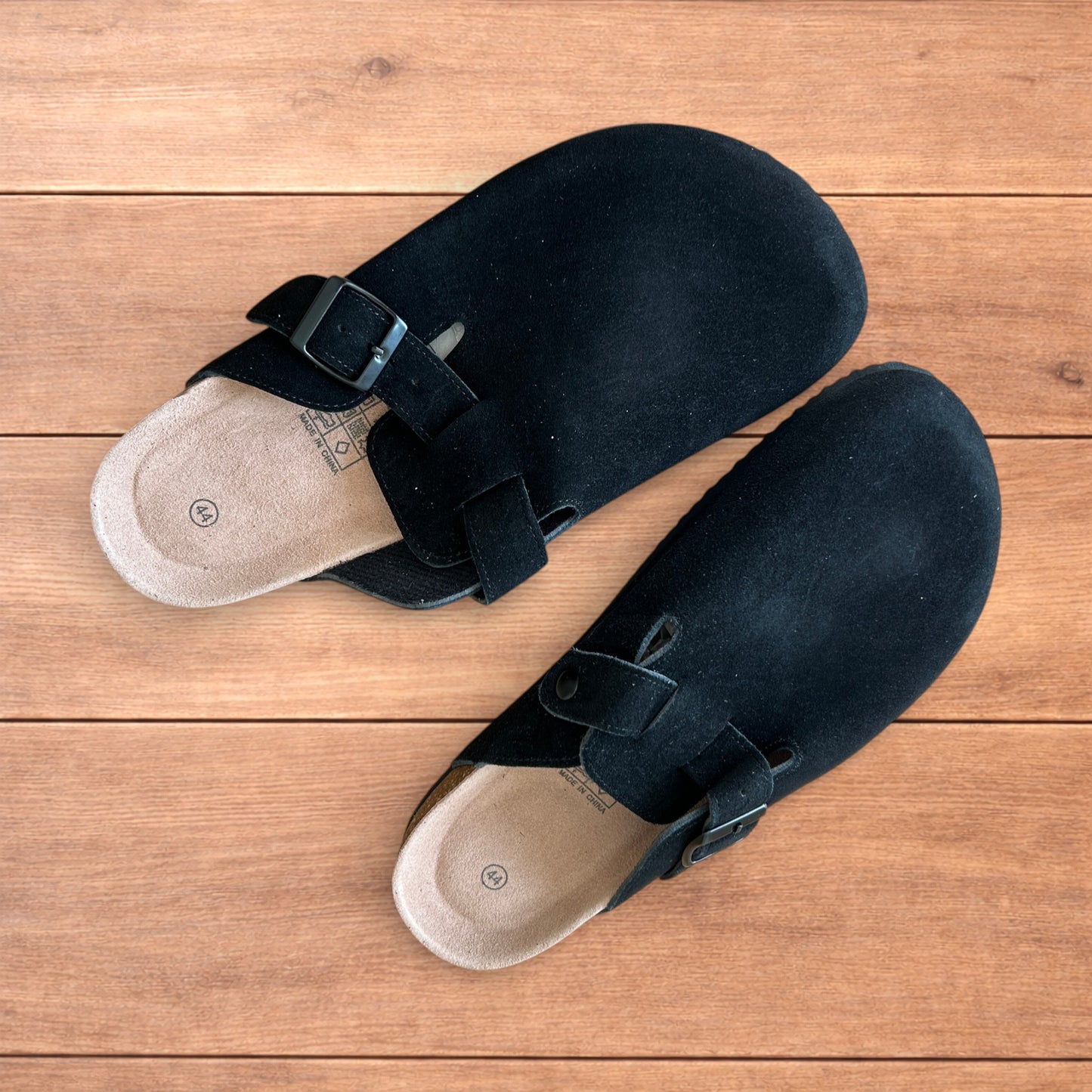 Lovely suede mules clogs shoes in black.