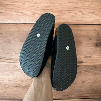 Lovely suede mules cloggs shoes in black.