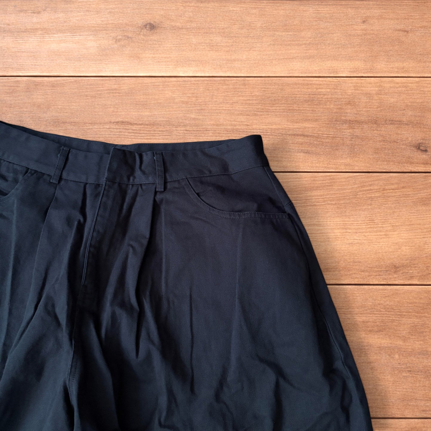 Military style baggy balloon fit flight pants in black.