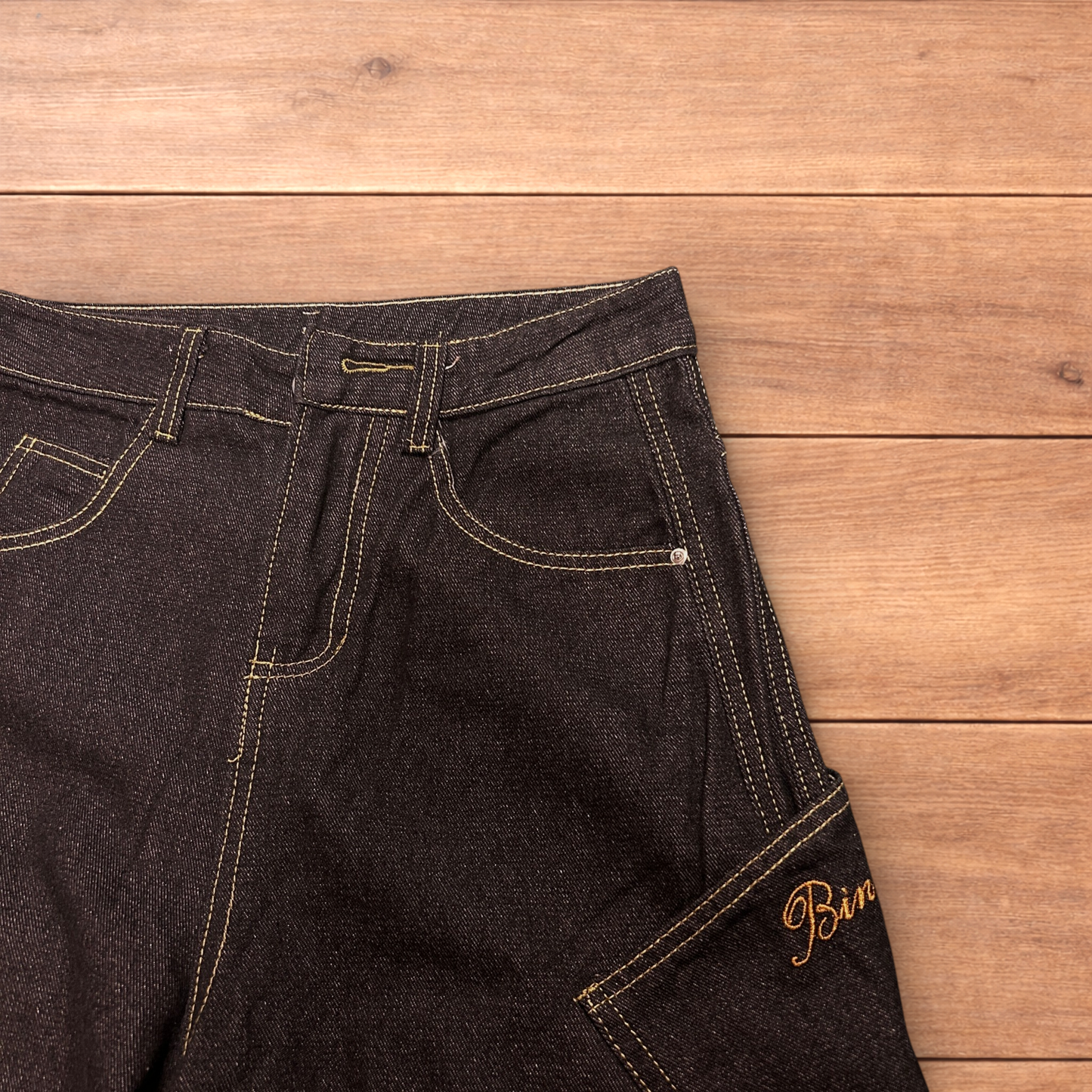 Incredible vintage style baggy wide leg skater fit jeans with embroidery in mid black.