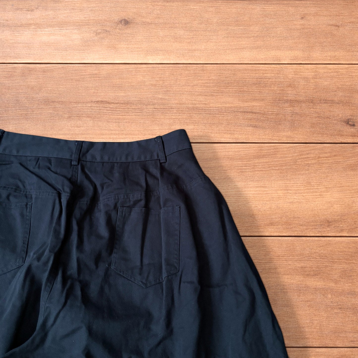 Military style baggy balloon fit flight pants in black.