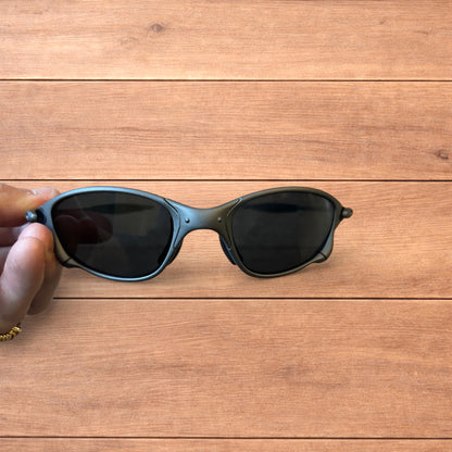 Insane metal frame polarised sunglasses in grey frame black lense.