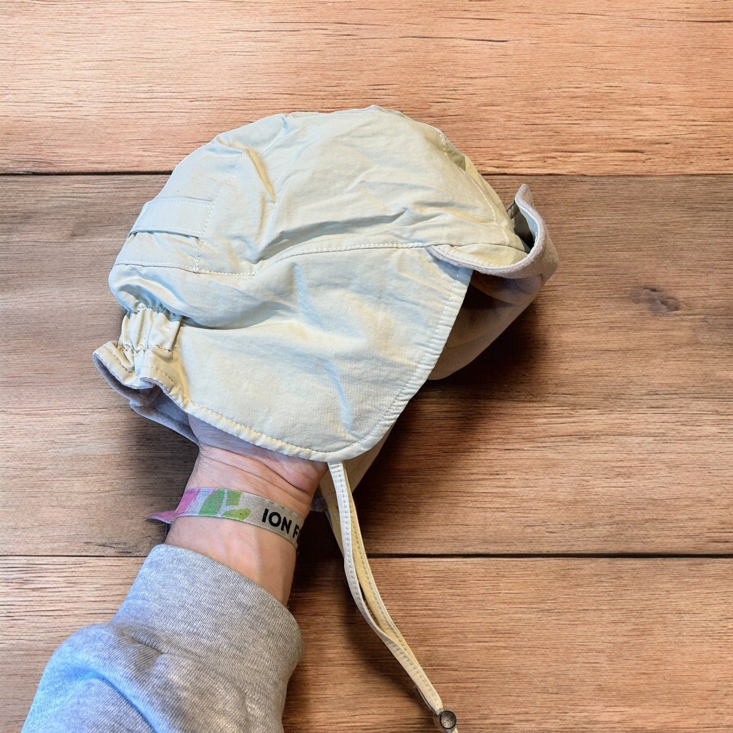 Insane Military Pilot Trapper padded fluffy hat cap in beige/cream. One size.