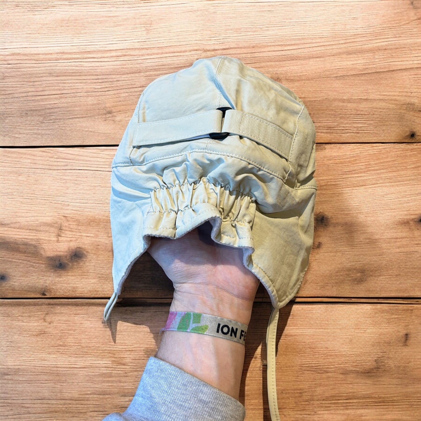 Insane Military Pilot Trapper padded fluffy hat cap in beige/cream. One size.