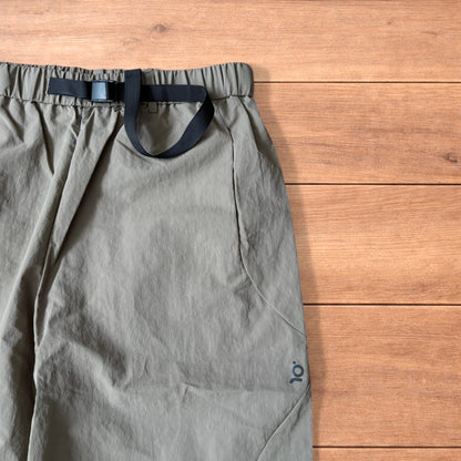 Baggy gorpcore tech hiking pants in khaki green.