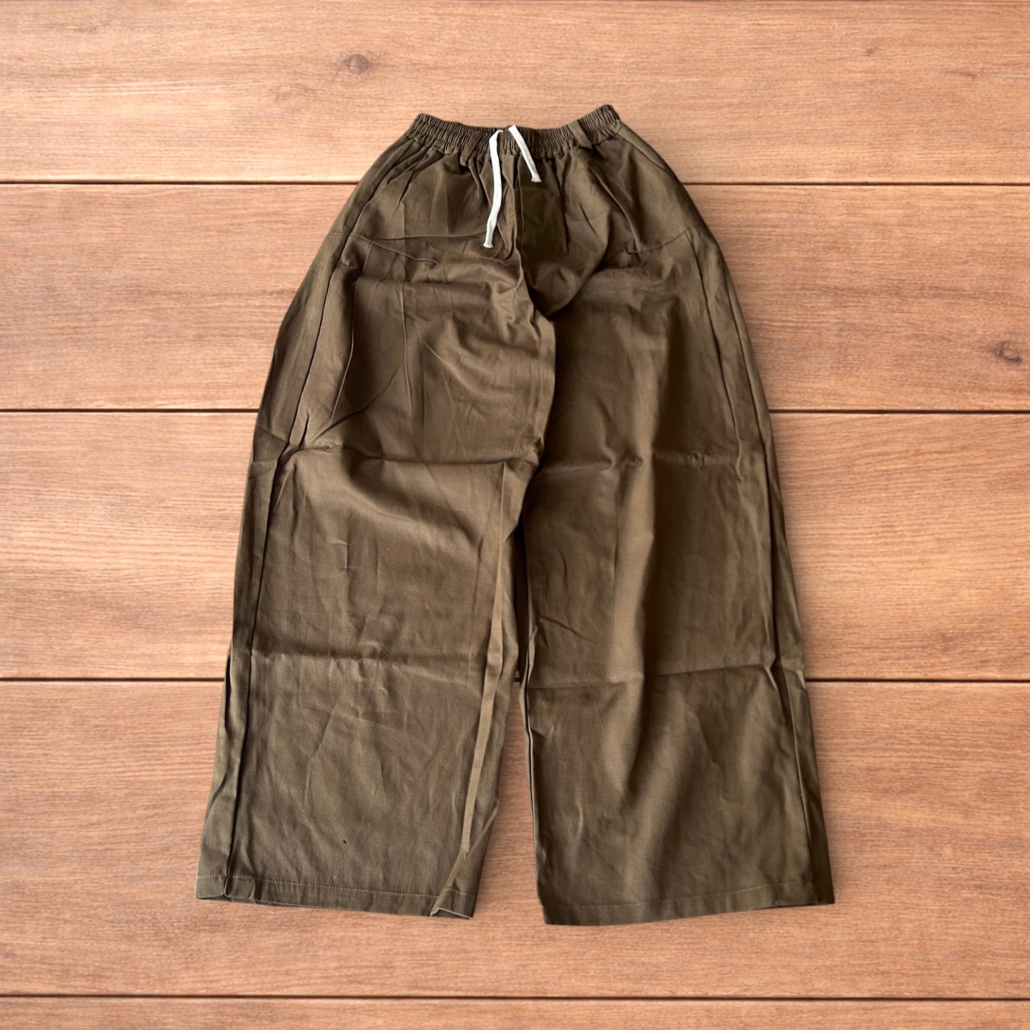 Incredible super baggy wide leg workwear trousers in brown.