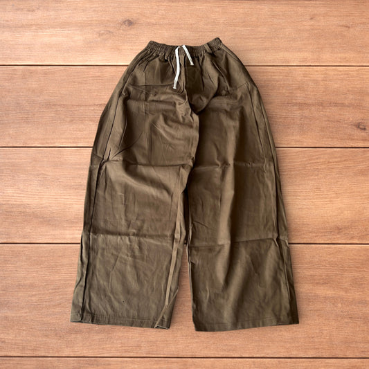 Incredible super baggy wide leg workwear trousers in brown.