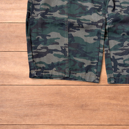 Super baggy wide leg cargo carpenter trousers in army camo.