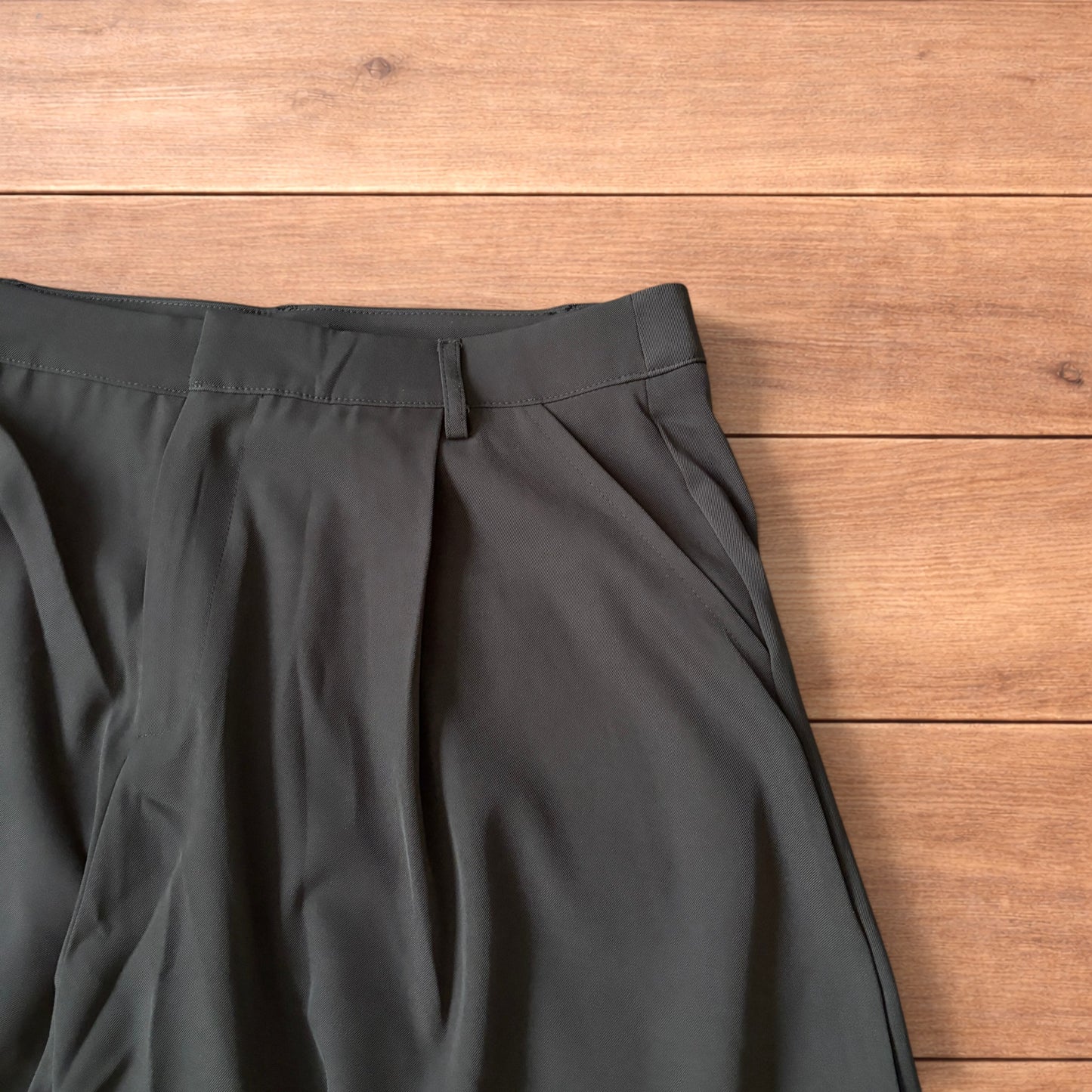 Super baggy wide leg tailored 3/4 shorts jorts in khaki/brown.