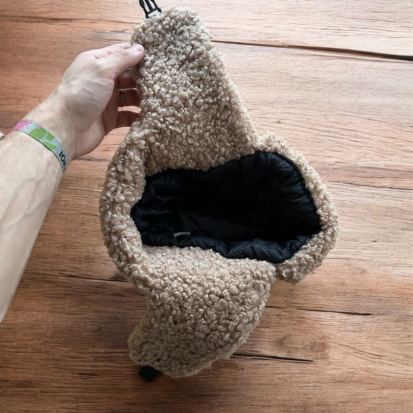 Lovely wool style fluffy Russian ear flap winter hat in brown. One size.