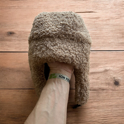 Lovely wool style fluffy Russian ear flap winter hat in brown. One size.