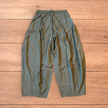 Insane super baggy wide leg skater trousers in khaki.