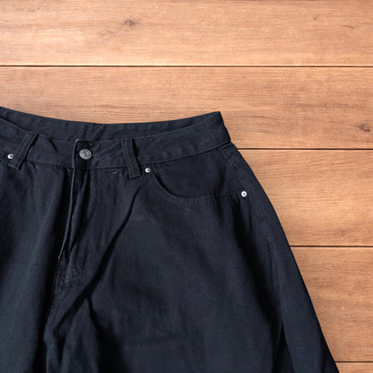 Super baggy wide leg balloon fit jeans in black.