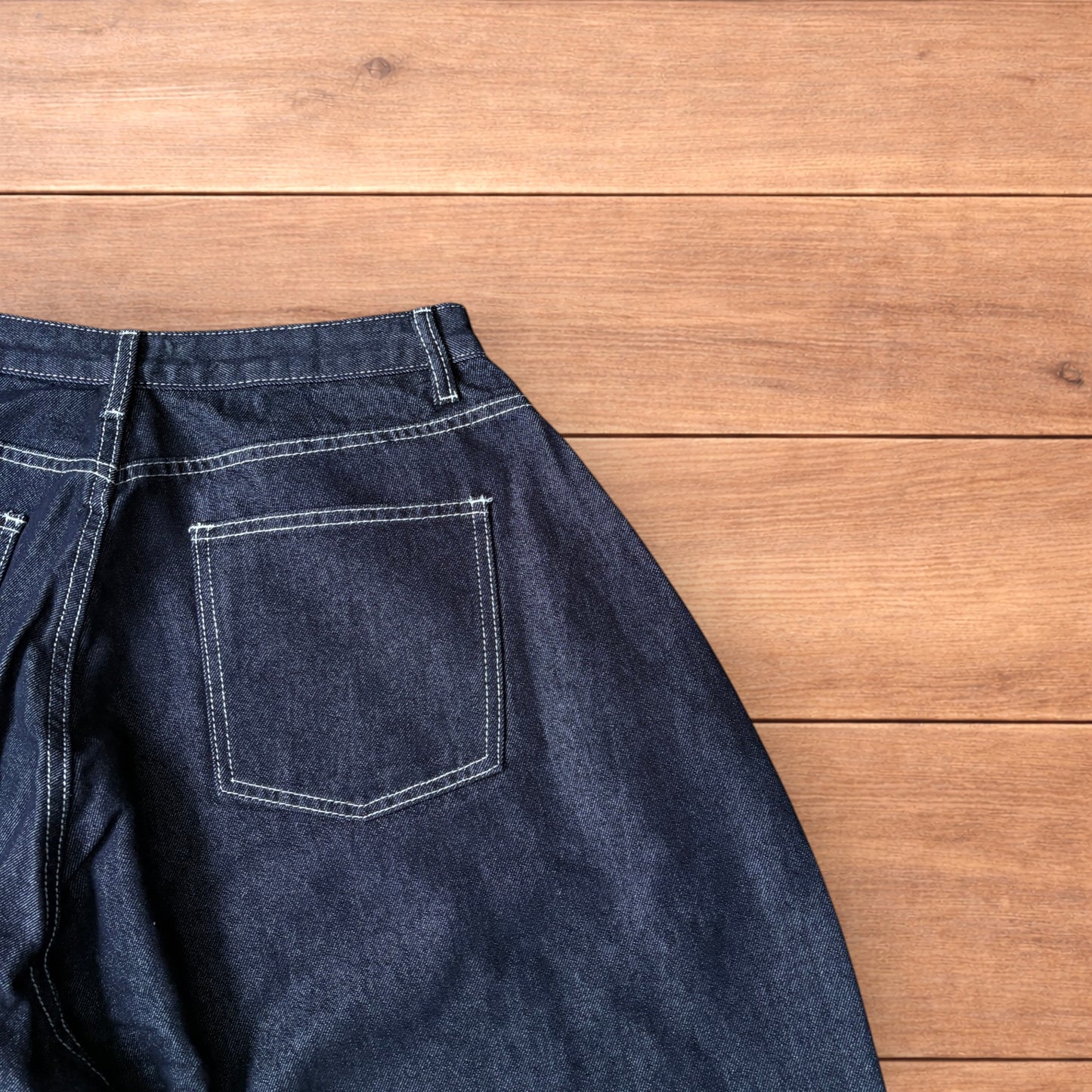 Super baggy wide leg balloon fit jeans in indigo.