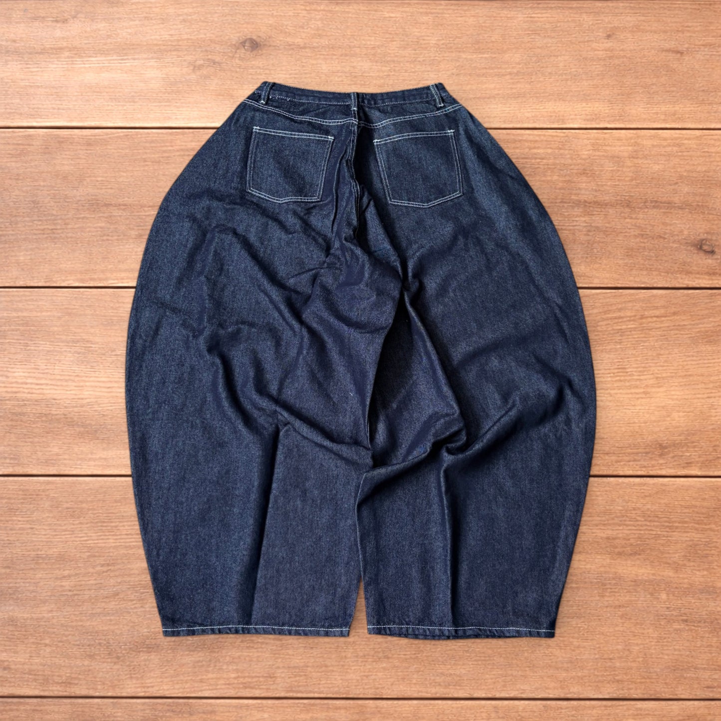 Super baggy wide leg balloon fit jeans in indigo.