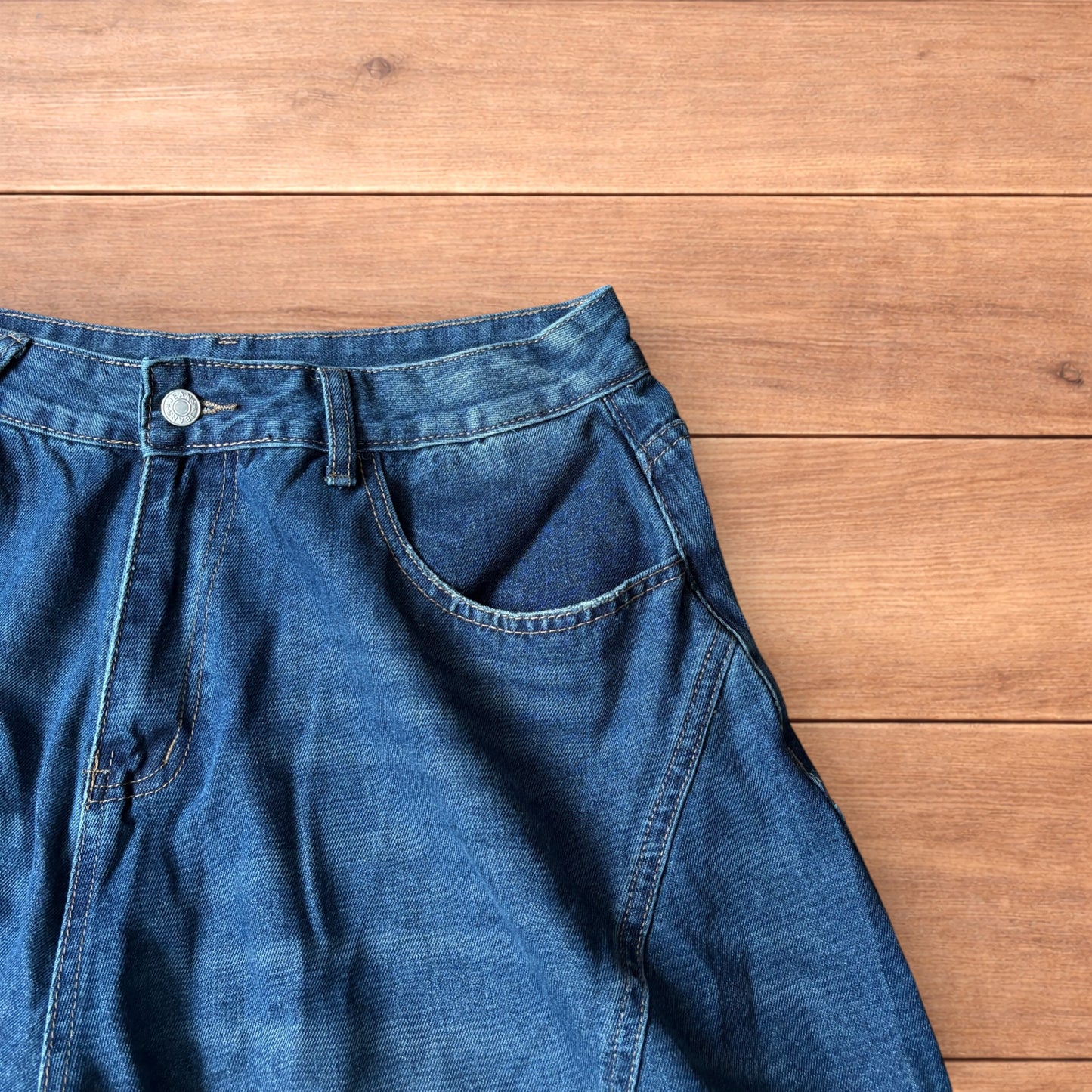 Super baggy wide leg balloon fit jeans in blue.