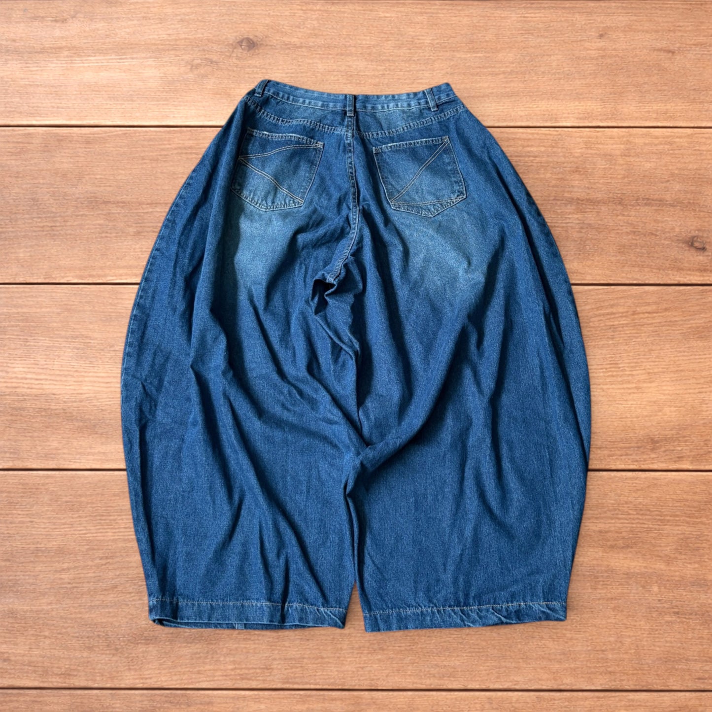 Super baggy wide leg balloon fit jeans in blue.