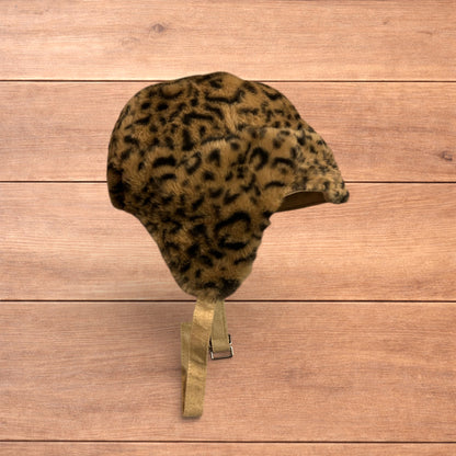Lovely reversible trapper Russian ear flap hat in leopard & beige colour way.