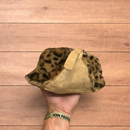 Lovely reversible trapper Russian ear flap hat in leopard & beige colour way.