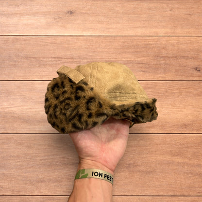 Lovely reversible trapper Russian ear flap hat in leopard & beige colour way.