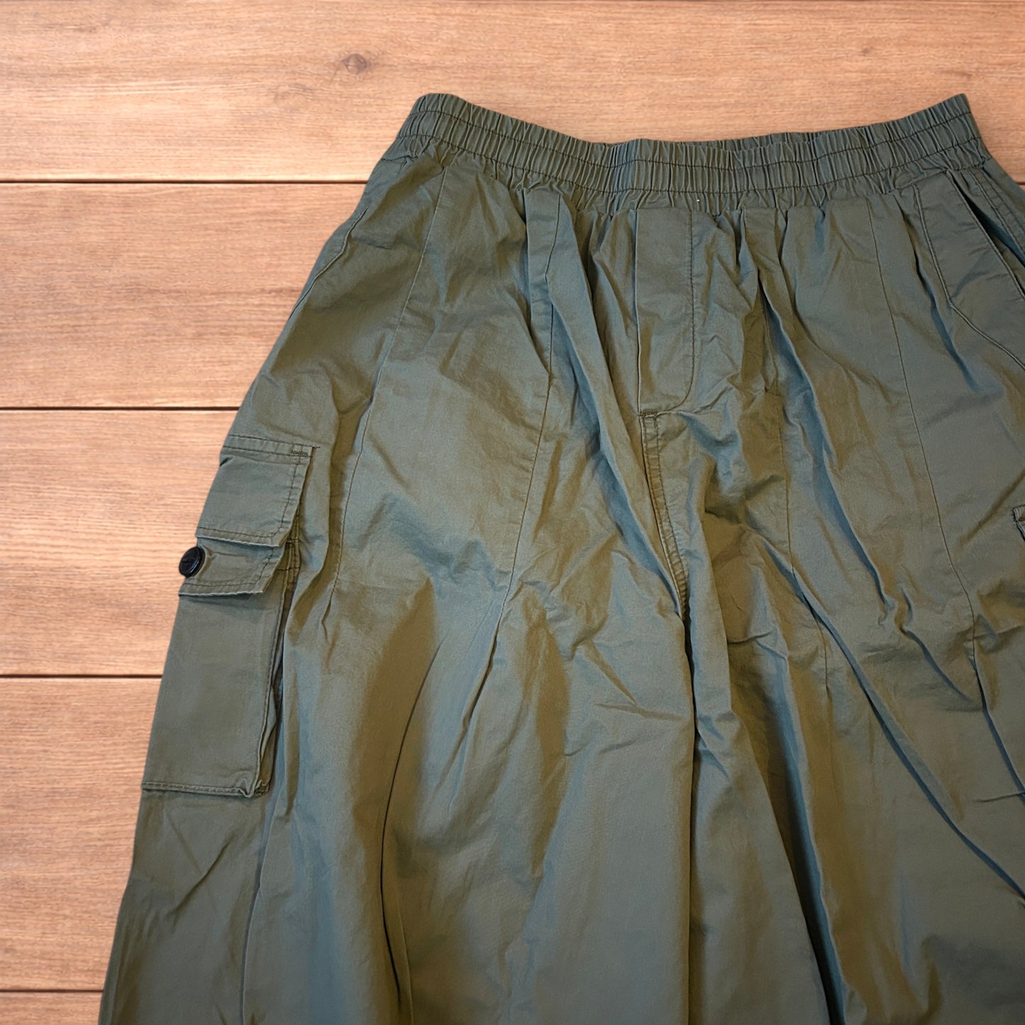 Insane super baggy wide leg Korean cargo parachute trousers in khaki green.
