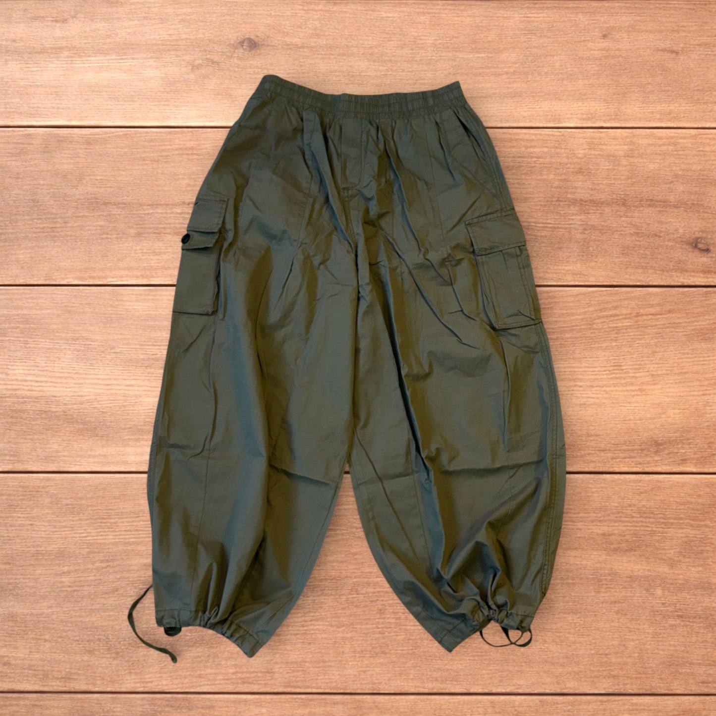Insane super baggy wide leg Korean cargo parachute trousers in khaki green.