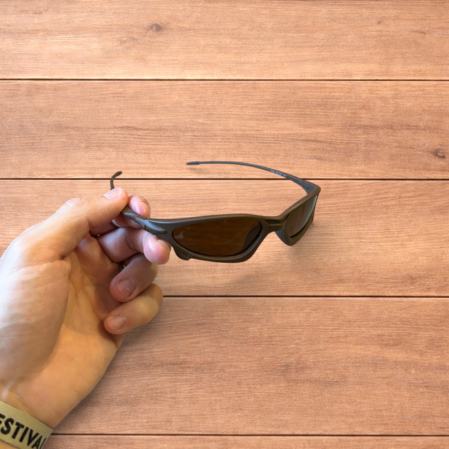 Insane polarised sunglasses in brown with brown lense.