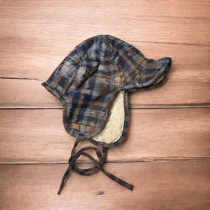 Vintage style trapper fluffy ear flap checkered hat cap in navy/brown One size.