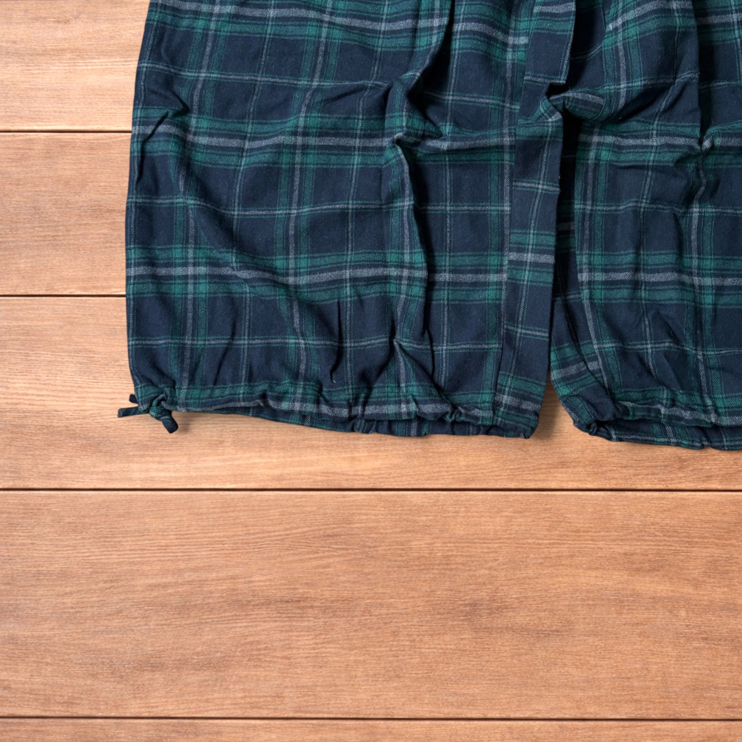 Lovely baggy wide leg tartan check lounge pants trousers in dark green.