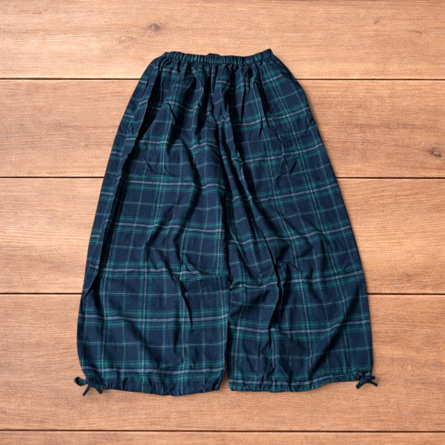 Lovely baggy wide leg tartan check lounge pants trousers in dark green.
