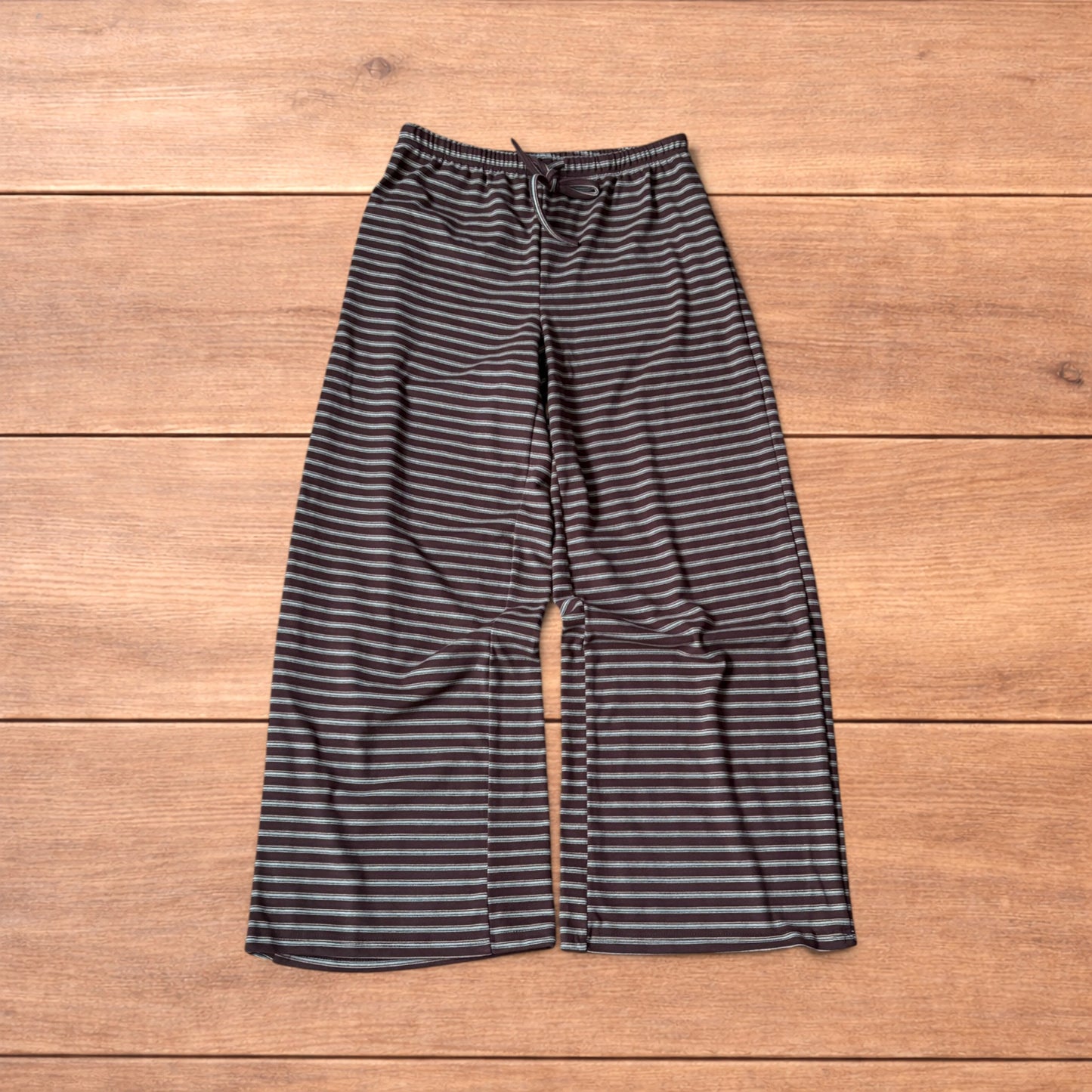 Lovely baggy wide leg striped lounge pants trousers in brown/beige.