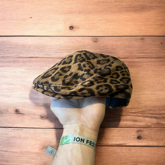 Vintage style newsboy flat cap beret in leopard & brown colour way. One size.
