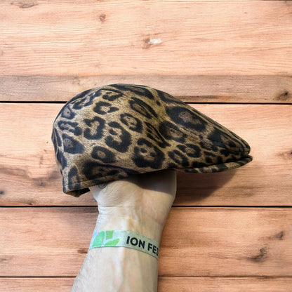 Vintage style newsboy flat cap beret in leopard & brown colour way. One size.