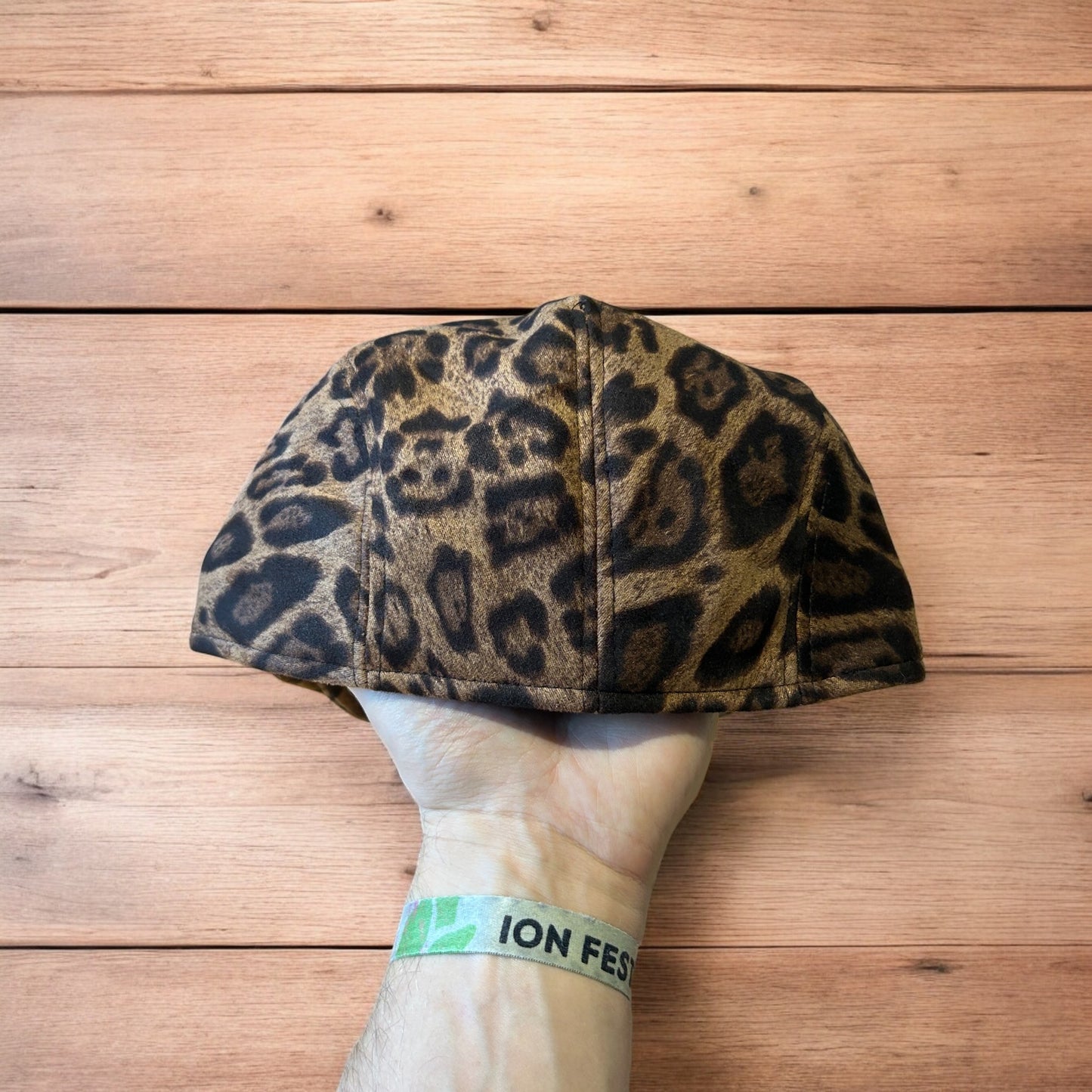 Vintage style newsboy flat cap beret in leopard & brown colour way. One size.